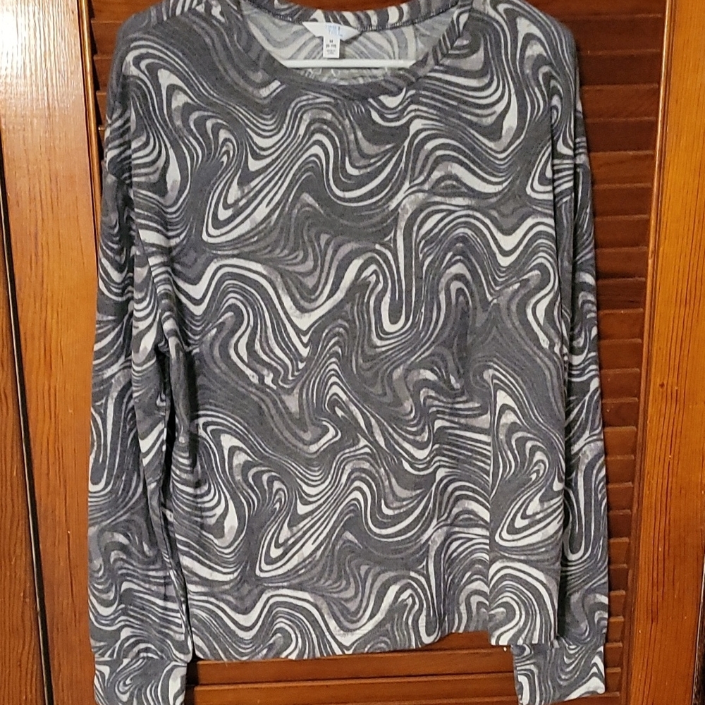 Swirled Pattern Long Sleeve Top